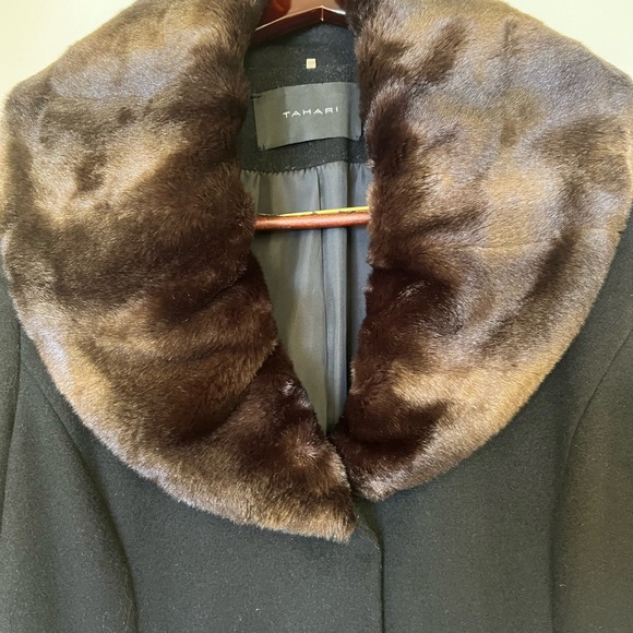 Tahari  coat‎ size 12 - Picture 5 of 9